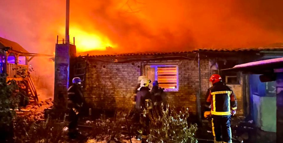 Киев взрывы, Киев обстрел, днепровский район, днепровский район Киев, попадание ракеты, попадание ракеты Киев