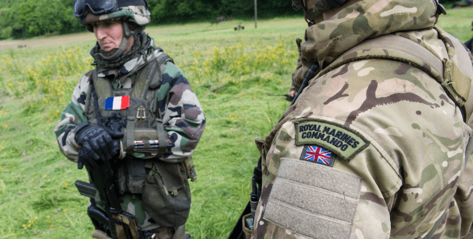 Французский и британский солдат