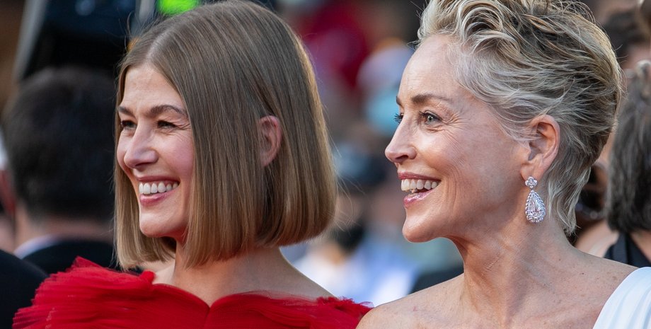Шэрон Стоун и Розамунд Пайк на церемонии закрытия в Каннах-2021