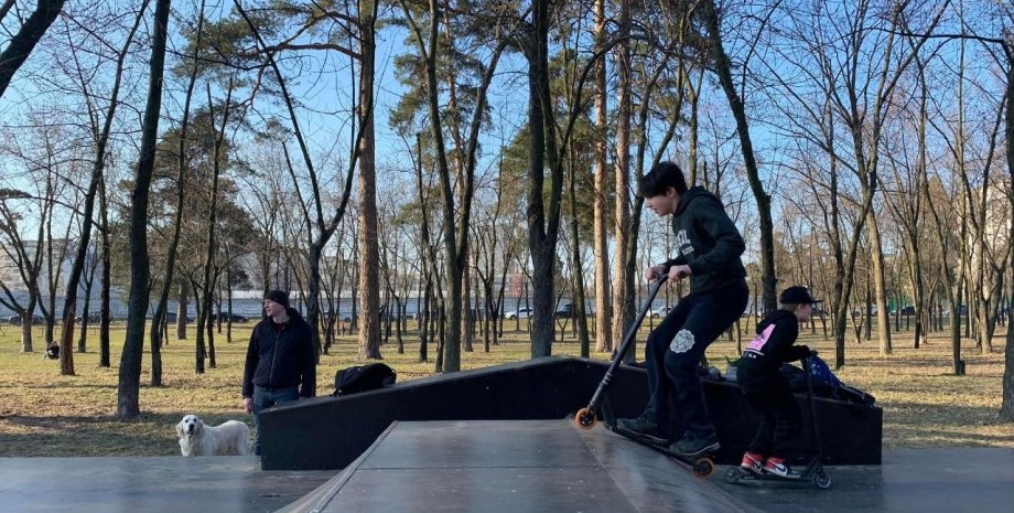 парк Партизанської слави, бійка у скейтпарку Київ, скейтпарки Київ