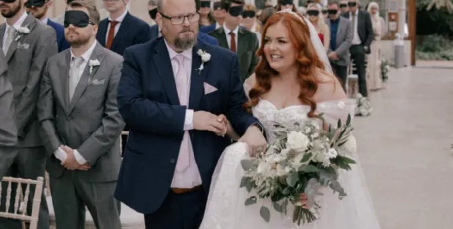 Свадьба слепой невесты, свадьба, брак, слепая невеста, потеряла зрение, генетическое заболевание, закрыла глаза, гости,