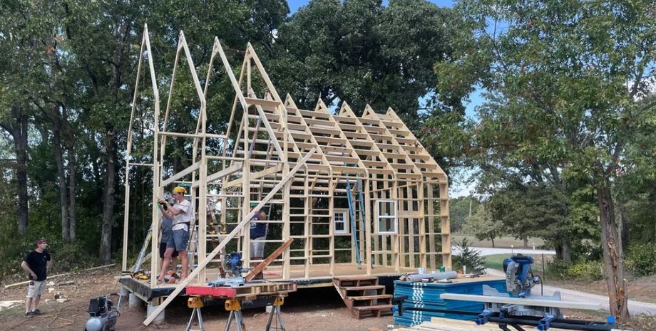 23-летний мужчина собственноручно построил дом, используя только инструкции в YouTube, что у него получилось