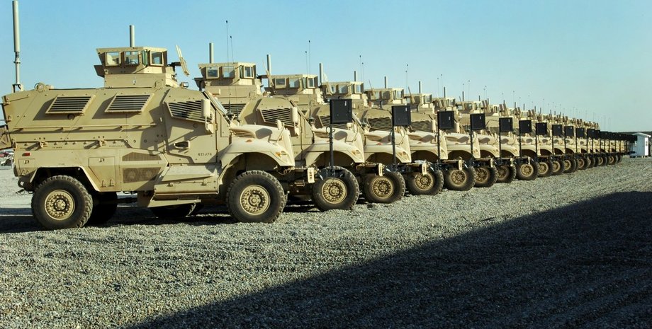 Польща закуповує броньовики США
