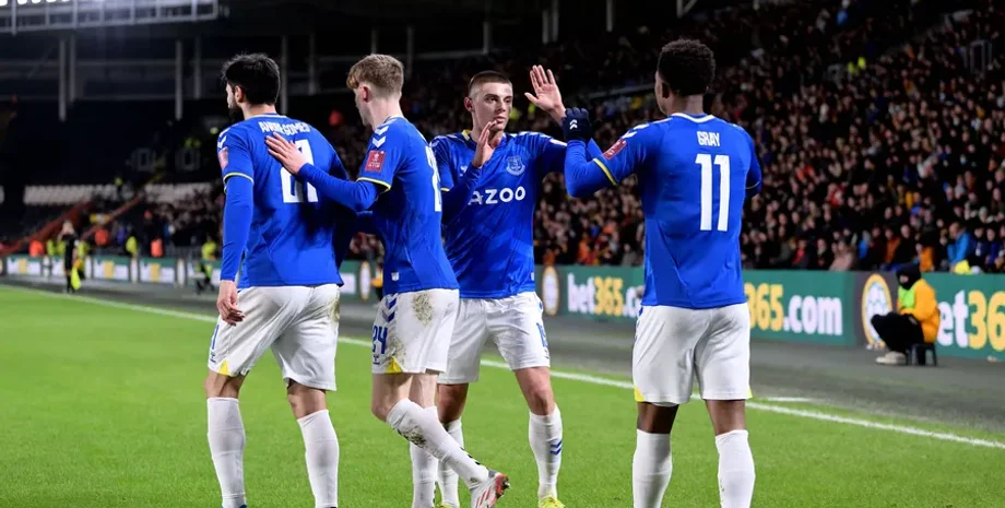 Виталий Миколенко Эвертон Халл Сити