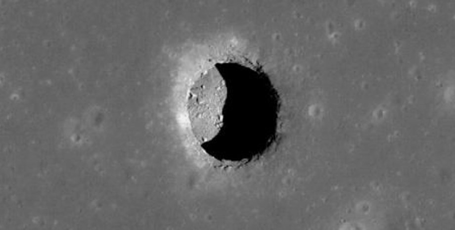 Лунный кратер