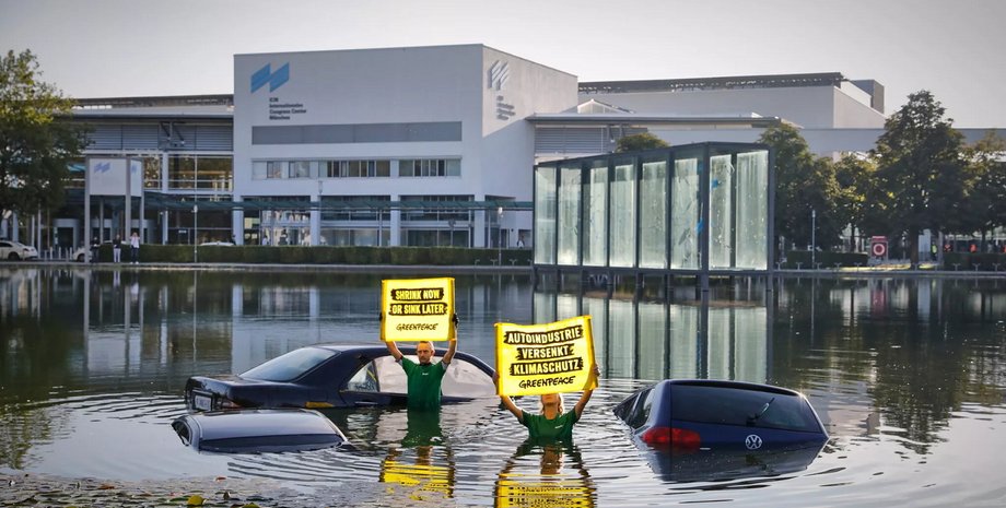 Активисты, Экология, Гринпис, Авто, Автомобили, Выставка, Германия, Фото, Озеро, Природа