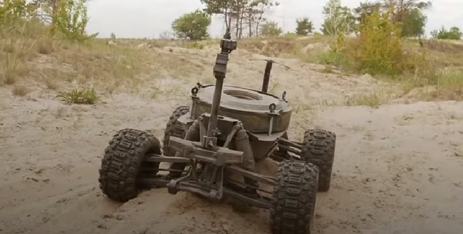 Наземний робот, дрон, ARK-1, ЗСУ, фото