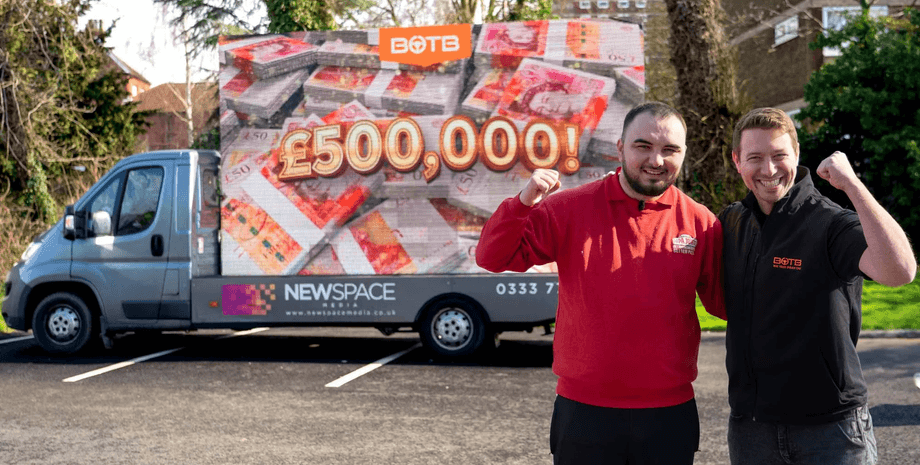 Победитель лотереи, лотерея, деньги, курьезы, сорвал джекпот, приз, главный приз, пришел на работу,