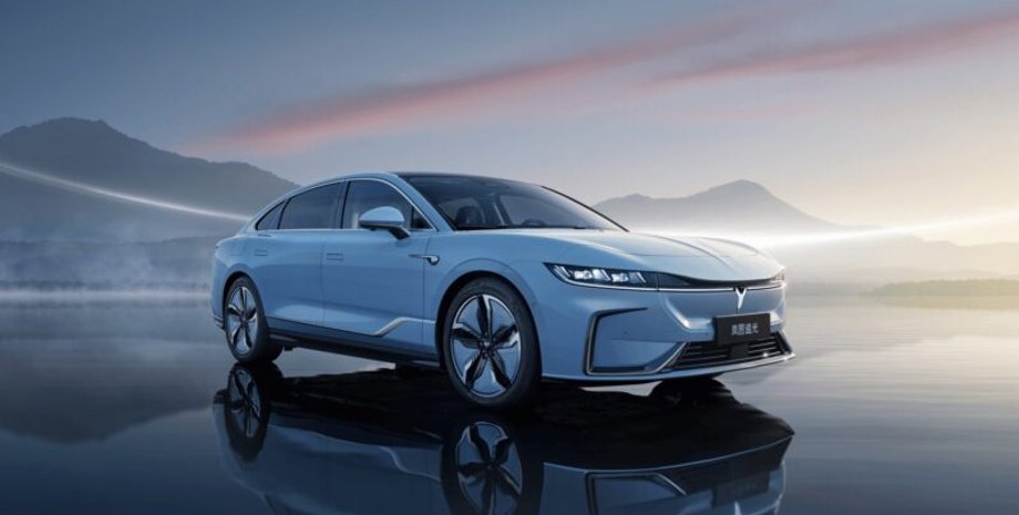 Voyah Zhuiguang - большой электрический седан