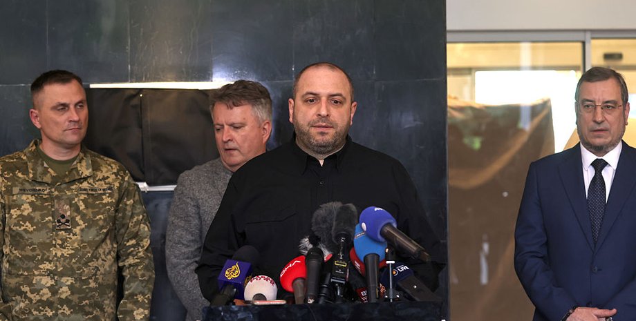 Умєров, міністр оборони України, стамбул