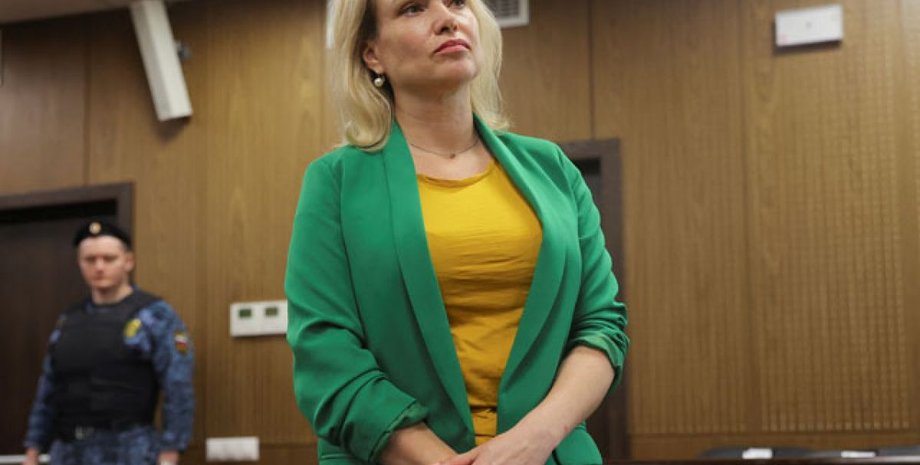 марина овсянникова, одиночный пикет, журналистка первого канала, российская журналистка, овсянникова сбежала