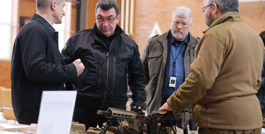 Данілов про виробництво зброї