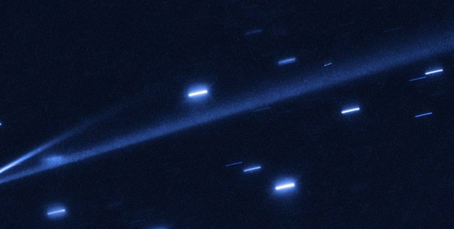 NASA, ESA, K. Meech and J. Kleyna, O. Hainaut