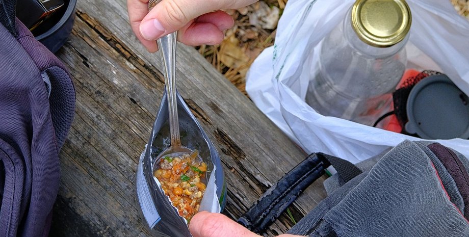 Воины 14-й бригады получили еду