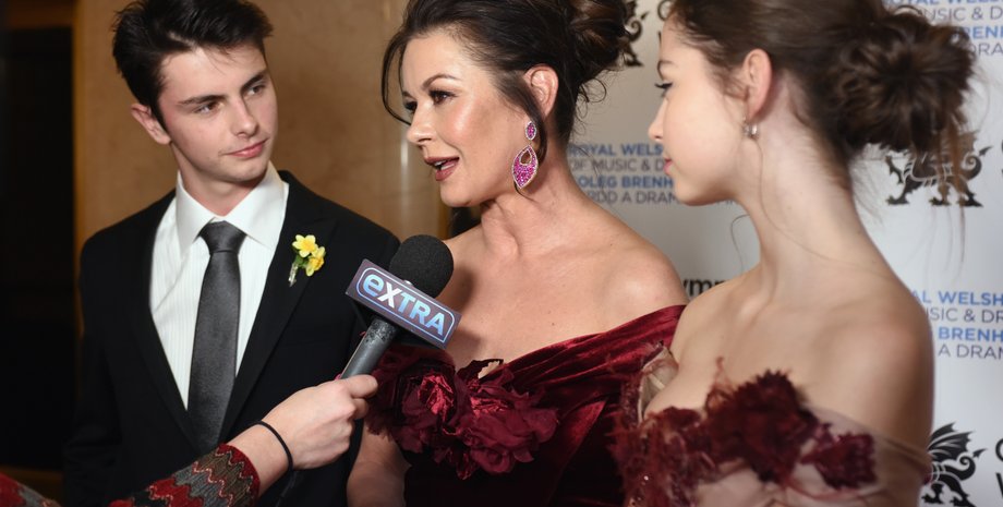 Кэтрин Зета-Джонс, день матери 2024, майкл дуглас кэтрин зета-джонс, кэрис дуглас, дилан дуглас, дети кэтрин зета-джонс