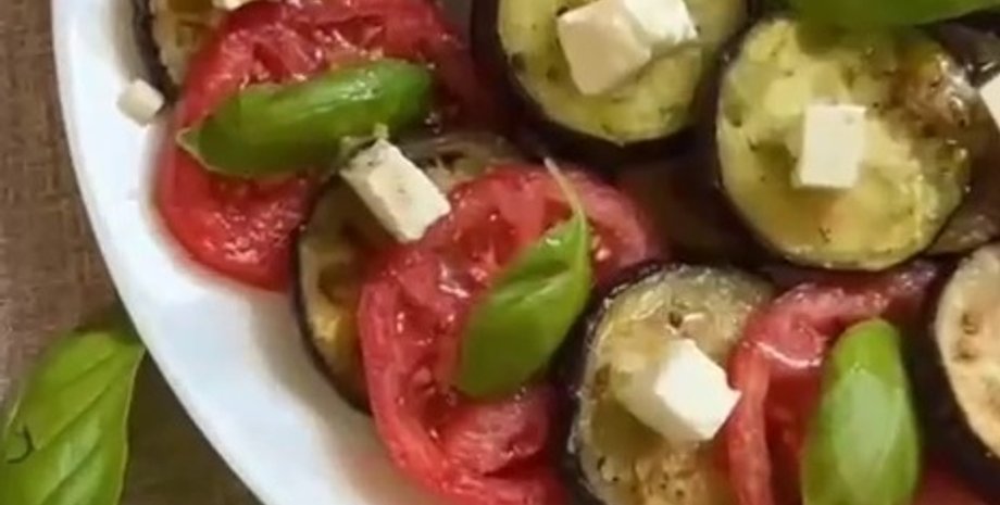 салат із баклажанами та сиром