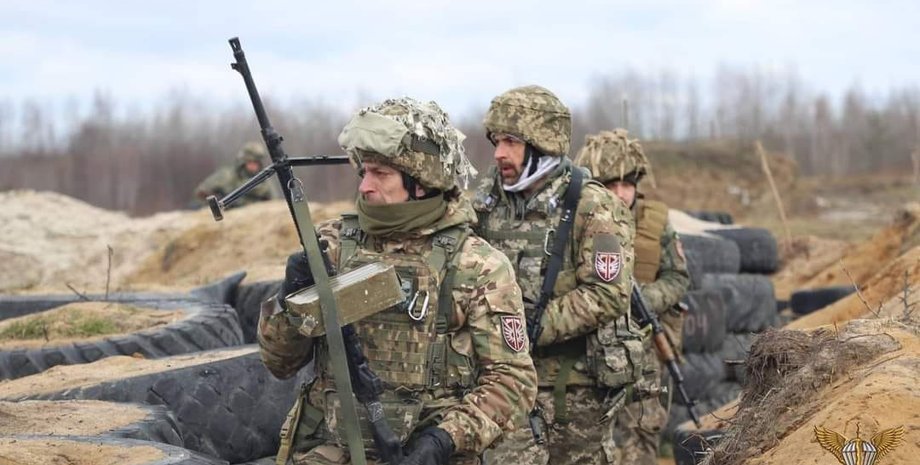 Українські військовослужбовці