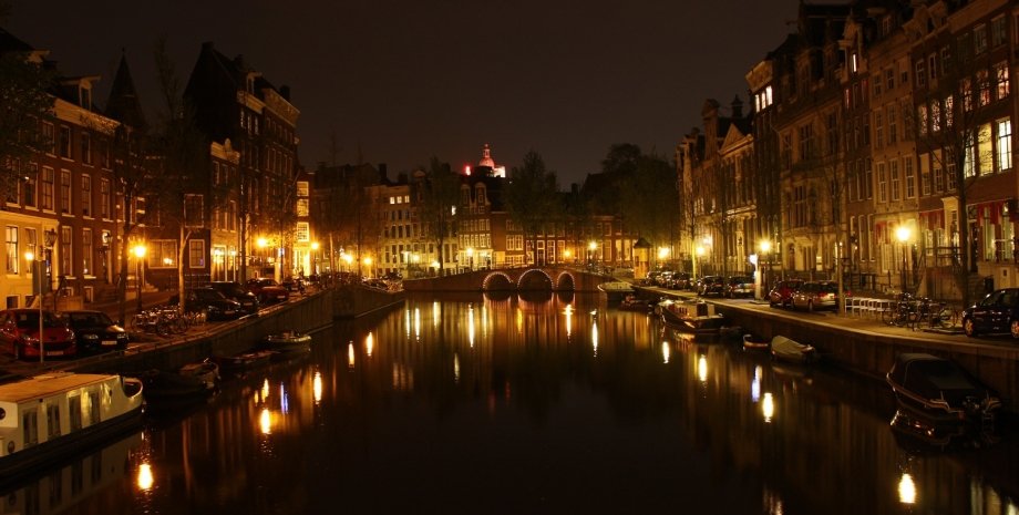 Ночной Амстердам / Фото: Wikimedia.org