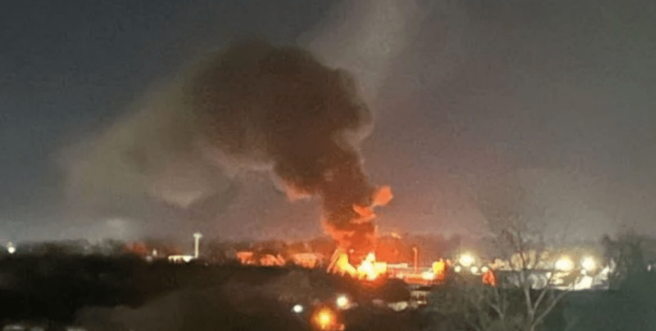 Пожар на НПЗ России Пожар, НПЗ, Россия, война, фото