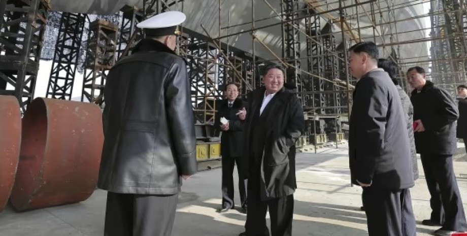 Ким Чен Ын на стройке Ким Чен Ын на стройке