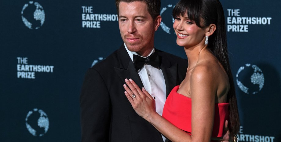 Ніна Добрев та Шон Вайт, селена гомес та бенні бланко, адель виходить заміж, зіркові заручини 2024, емма робертс коді джон