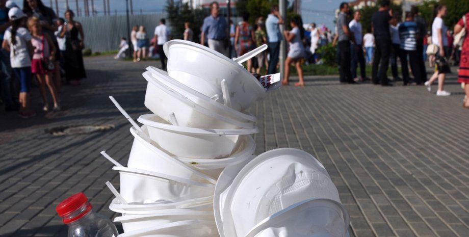 Пластиковая посуда