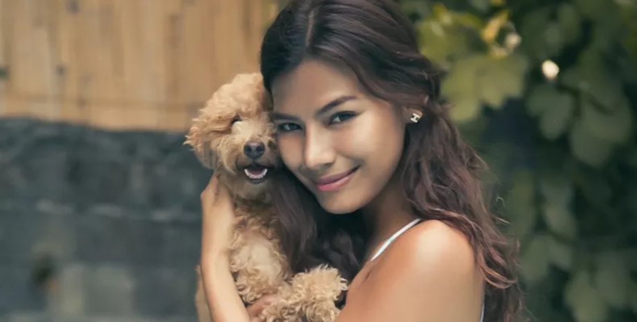 Королева красоты Мэри Ясол рассказала о потере своего любимого пса по кличке Мистер Пафф