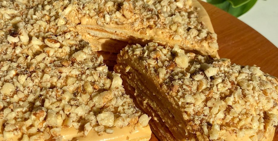 десерт, торт з горіхами, трубочка з горіхами