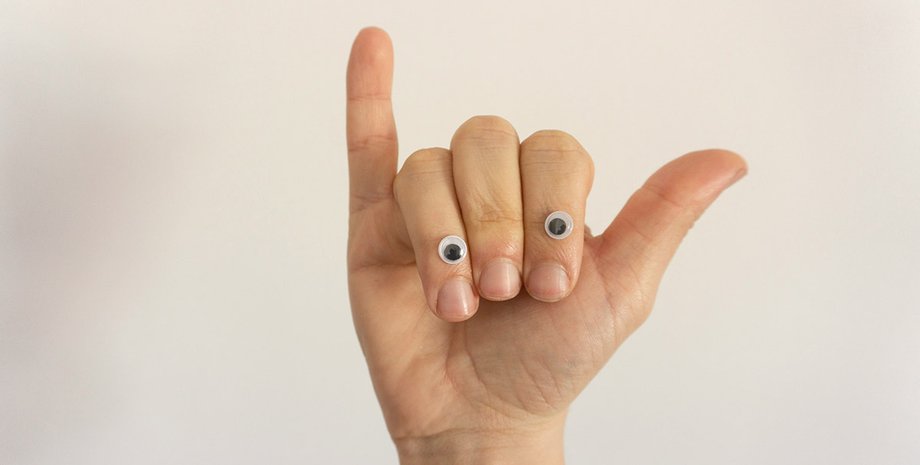 хрустеть пальцами