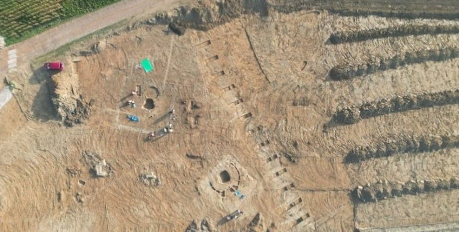 Чехия, исследования, археологи, археология, захоронение, культура, бронзовый век, Моравия, артефакты, останки, скелет, раскопки