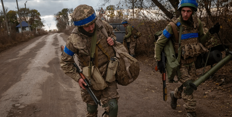 Selon le lieutenant des forces armées avec le signal d'appel 