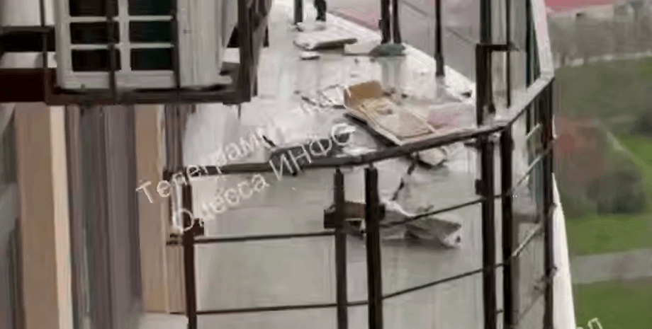 В Одессе дрон влетел в дом