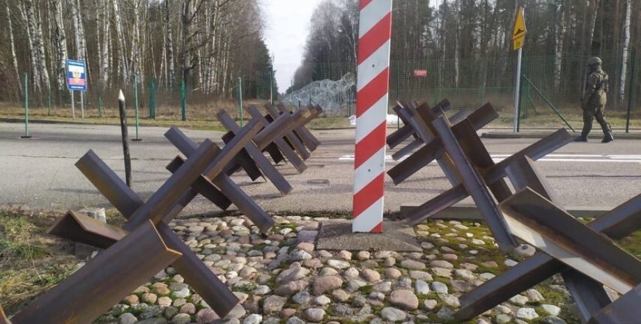 Nelegální migranti neopouštějí pokusy o překročení polské hranice ze strany Bělo...