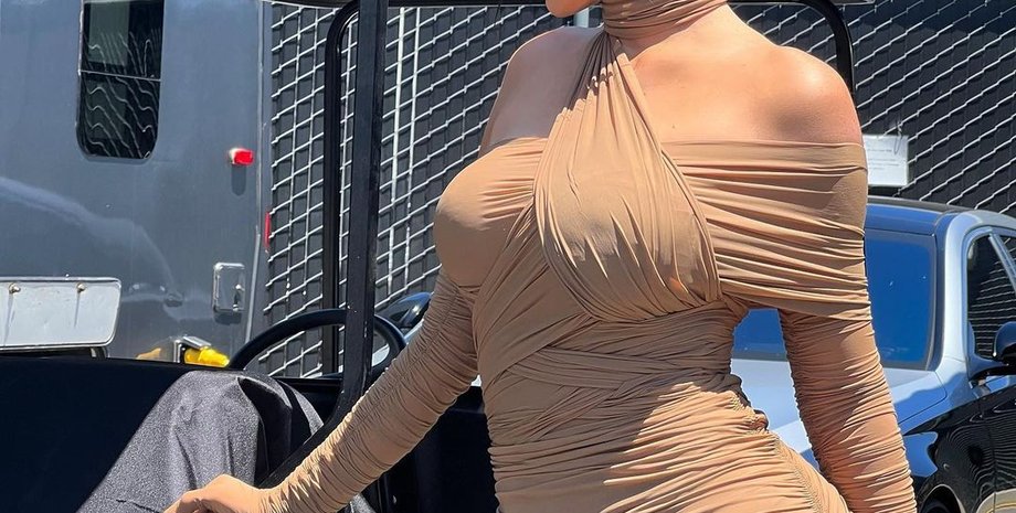 Кайли Дженнер, Кайли Дженнер частный самолет, крос дженнер, Кайли Дженнер состояние, крис дженнер контролирует финансы детей