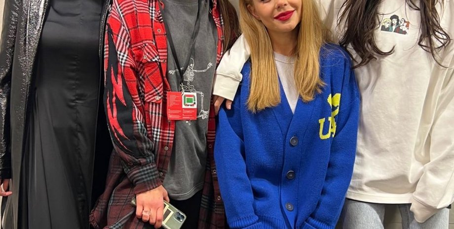 Екатерина Павленко, Юлия Санина, Тина Кароль и Надя Дорофеева выступили в варшаве, благотворительный футбольный матч