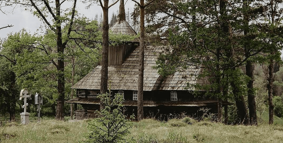 Покинуте село у Карпатах