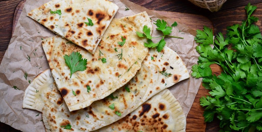 женгялов хац, армянская кухня, пресная лепешка, рецепт лепешки с зеленью, простой рецепт