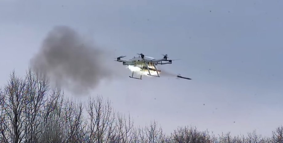 Дрон IKA-ROCKET запускає ракету