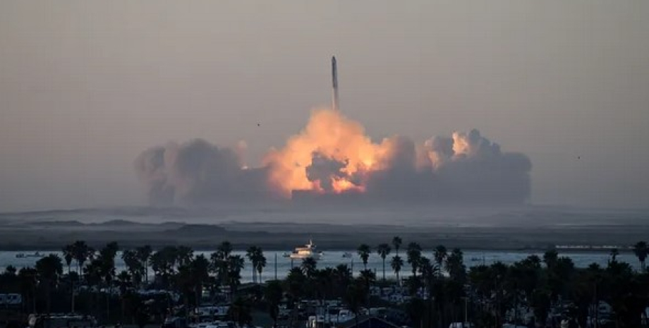 Vědci věří, že díra v ionosféře byla vytvořena poprvé v důsledku exploze rakety....