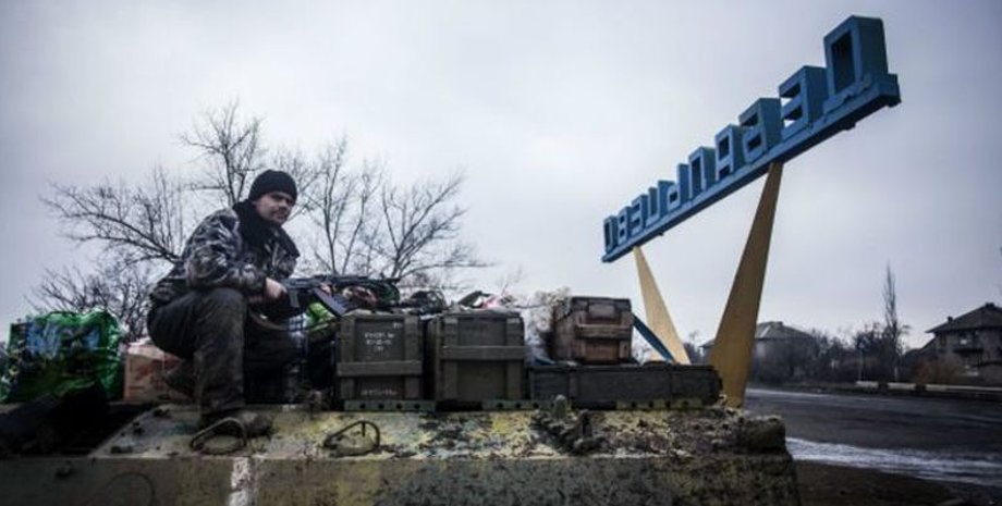 Боец АТО на выезде из Дебальцево / Фото: Telegraf