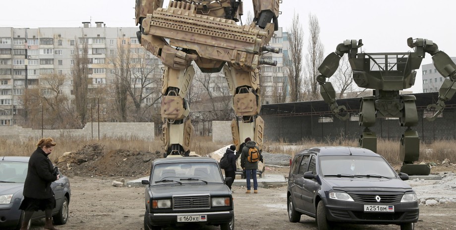 перехожі в Донецьку — зима 2020 року, фото