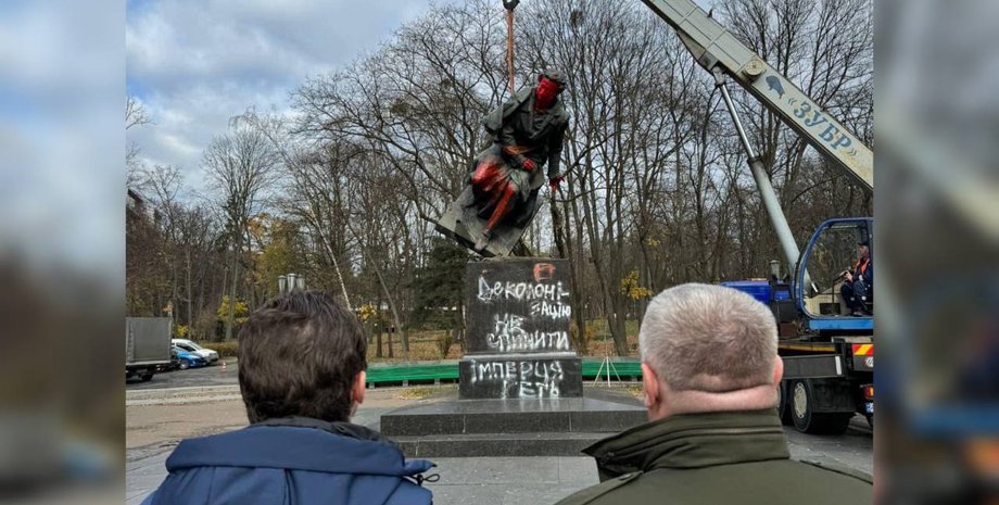Александр Пушкин, российский поэт, война РФ против Украины, демонтаж, снос памятника