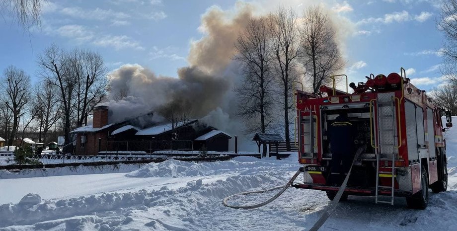 Киев, пожар, парк, Дружбы Народов, Муромец, тушение, кафе, сгорело, возгорание, ГСЧС, спасатели