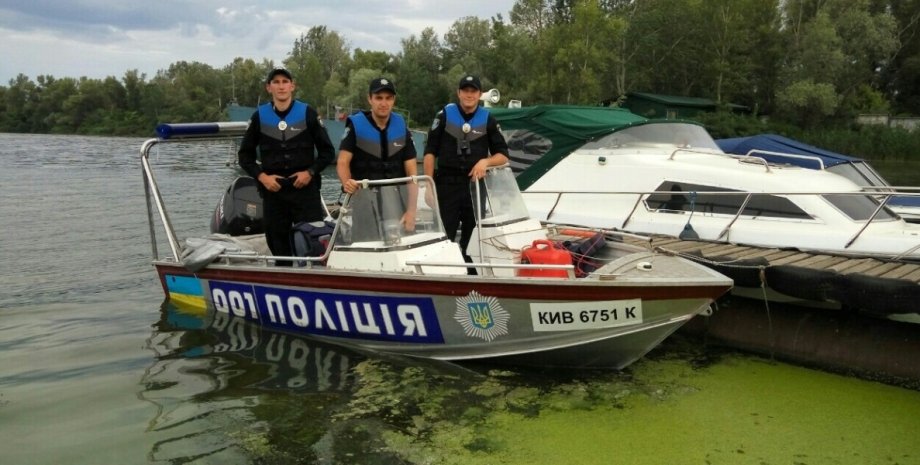 Водный патруль в Днипре / Фото: facebook.com/dnipropolice