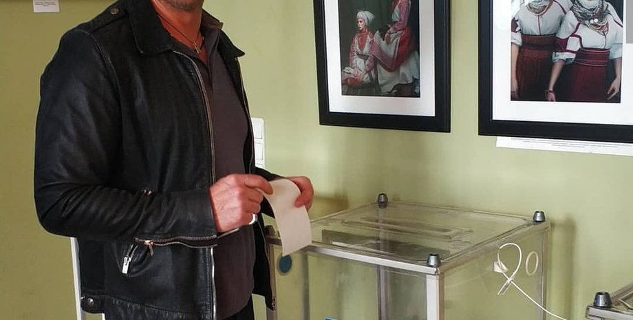 Співак давно не виходить на зв'язок до своїх прихильниць