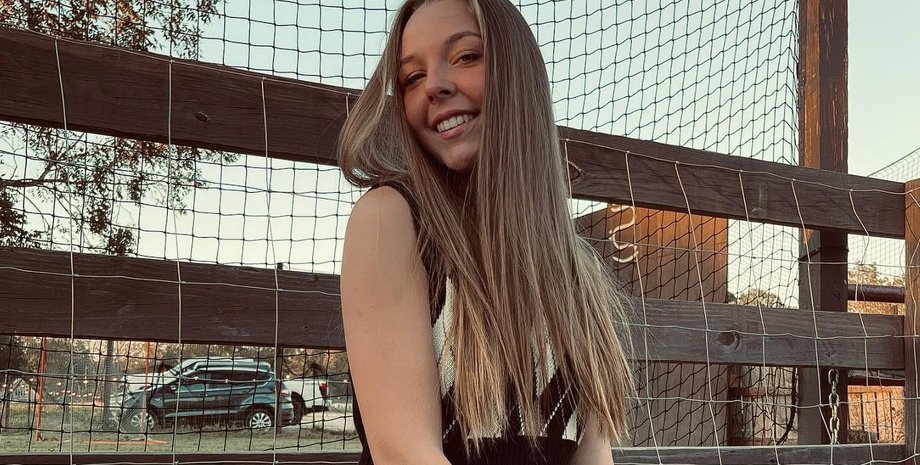 Випускниця позбулася стипендії, студентка, Кайлі Тімонет, випускний, танцювала тверк, відвертий танець, учениця, школа покарала ученицю