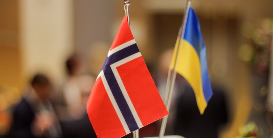 флаг украины, флаг норвегии, флаги