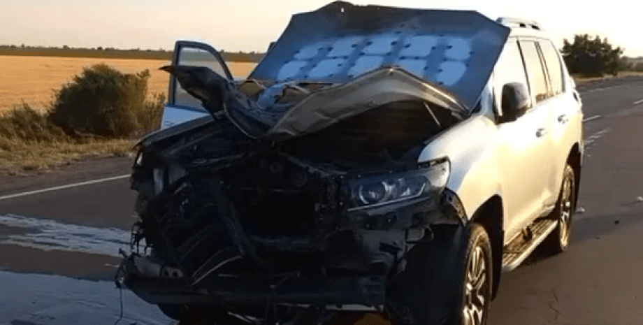 Дрон атаковал авто главного раввина Херсона Дрон атаковал авто главного раввина Херсона во время движения