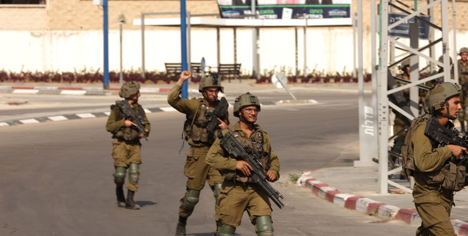 Израильские военные объявили операцию "Железные мечи" против боевиков ХАМАС