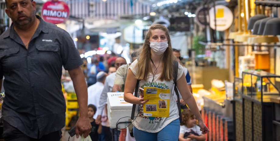 израиль, улица, люди в масках, фото